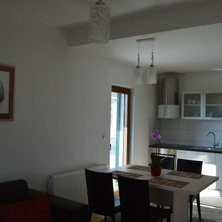 Apartmani Mila Sukošan Esterno foto