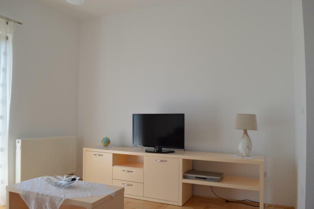 Apartmani Mila Sukošan Esterno foto
