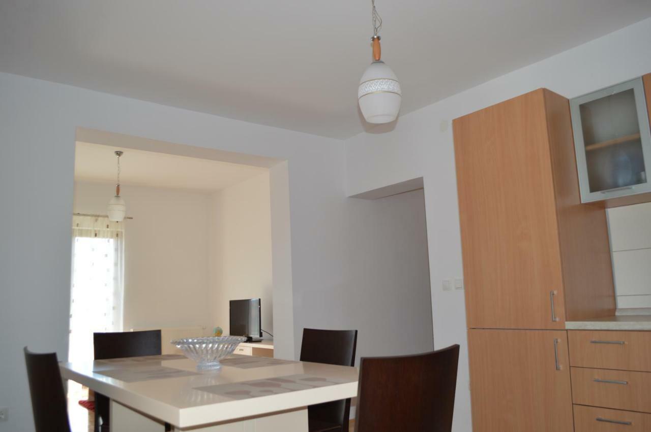 Apartmani Mila Sukošan Esterno foto