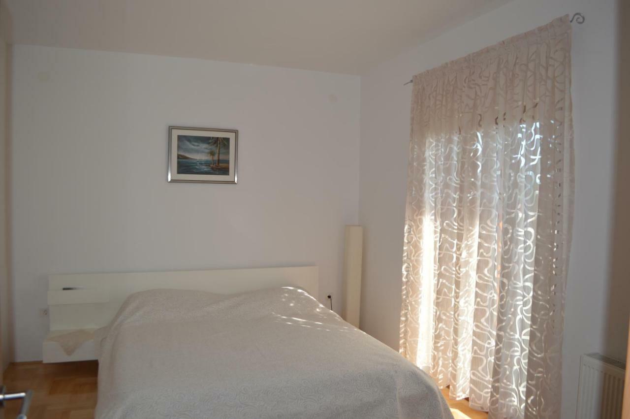 Apartmani Mila Sukošan Esterno foto