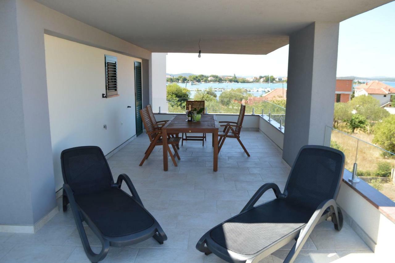 Apartmani Mila Sukošan Esterno foto