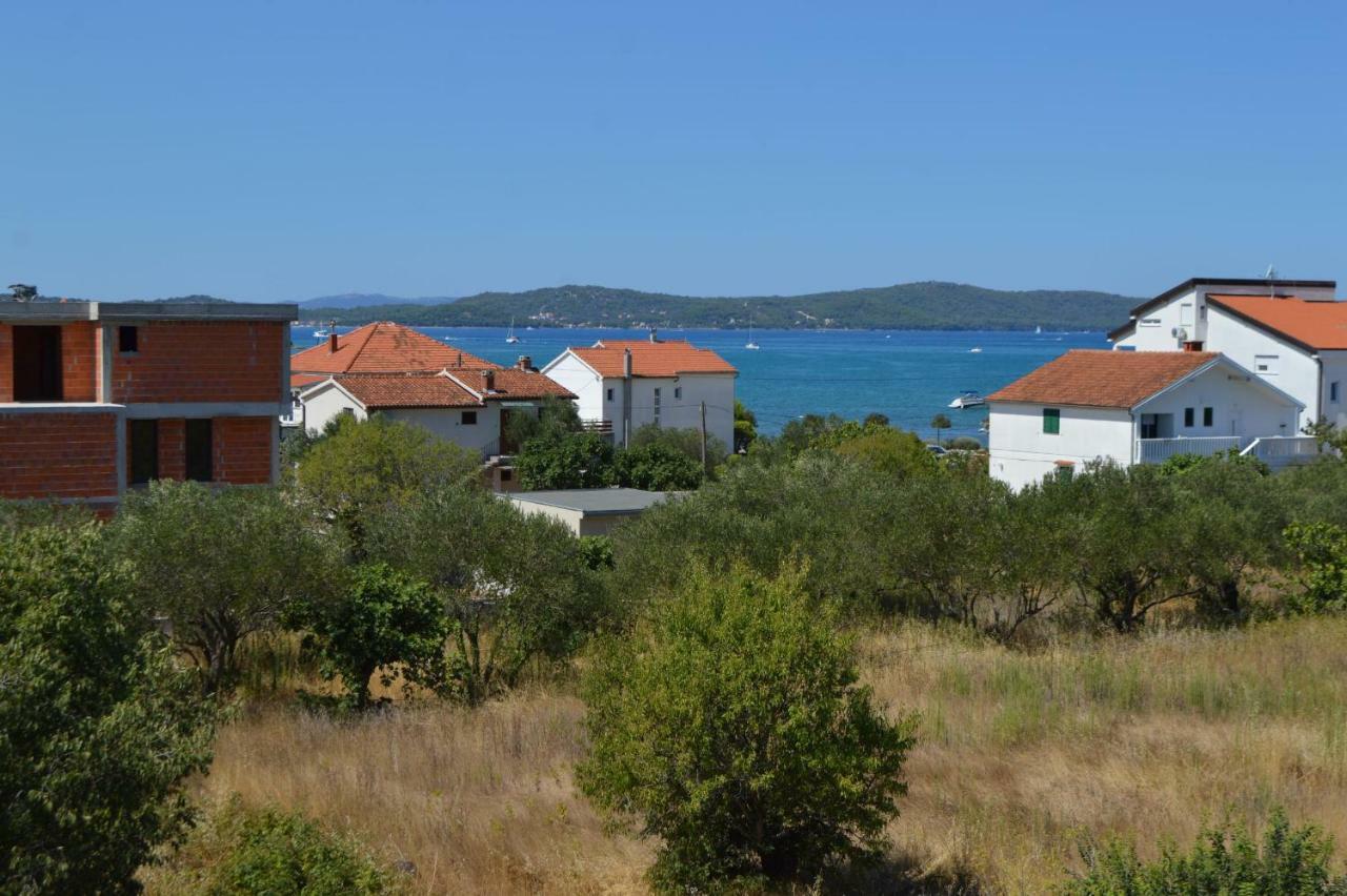 Apartmani Mila Sukošan Esterno foto
